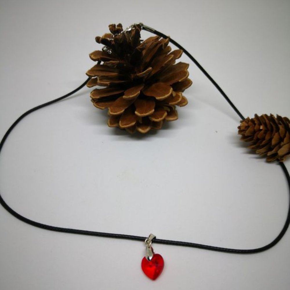 NEW NECKLACES. GIFT SKI. CRISTAL ELEMENT